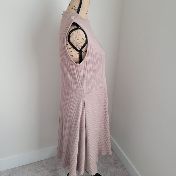 NY&Co Sleeveless Fit and Flare Dress - Picture 4 of 11